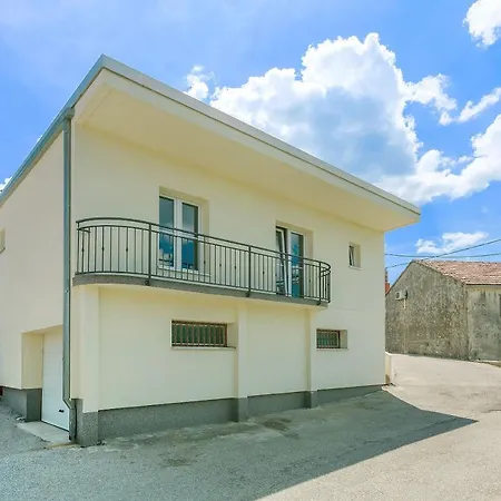 House Cattleya